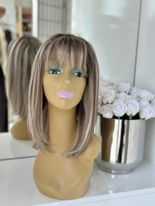 Перука от естествена Monique Перука от естествена Monique