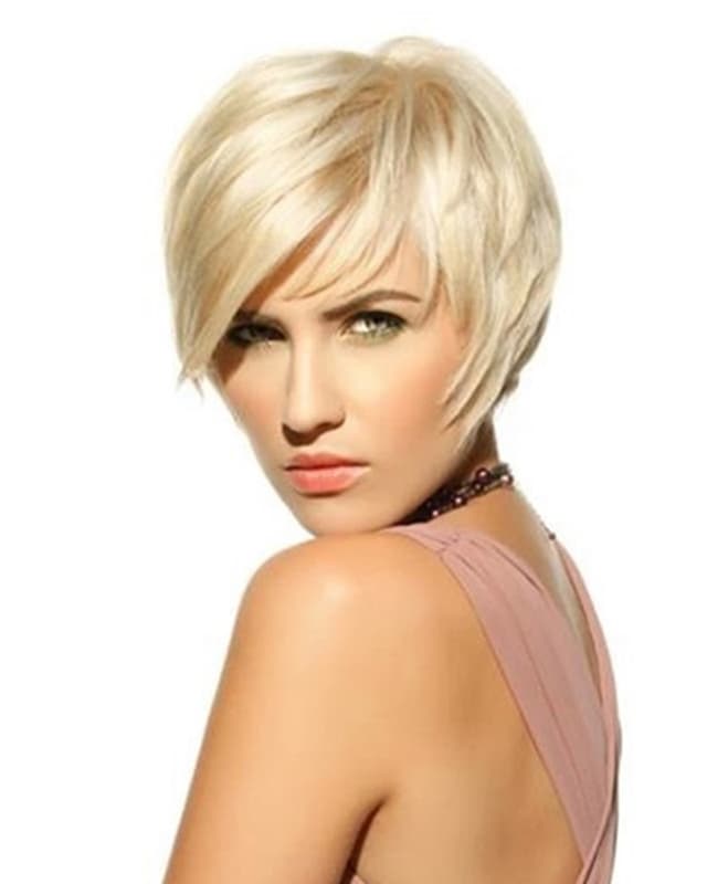 Elegant blonde wig Elegant blonde wig